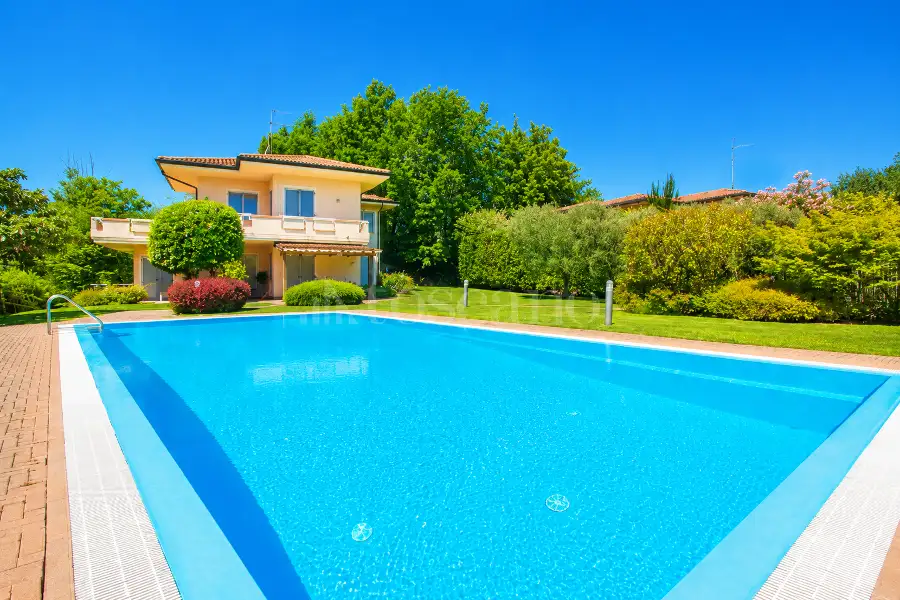 Villa in vendita di 350 mq a €890.000 (rif. 34/2025)