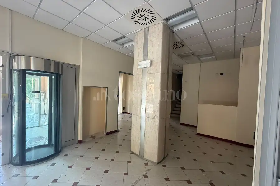 Negozio in affitto di 210 mq a €7.000 (rif. 13/2026)