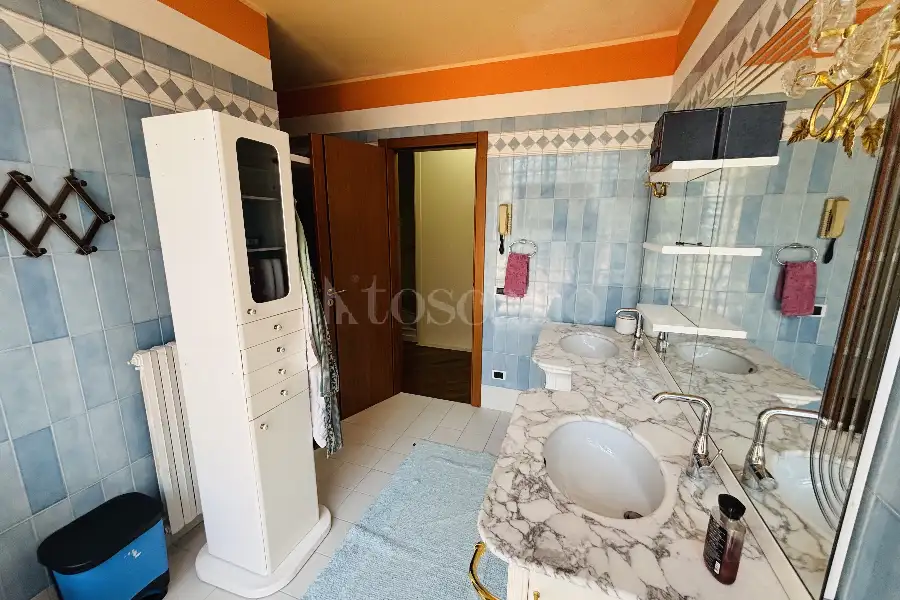 Villa in vendita di 385 mq a €880.000 (rif. 39/2026)