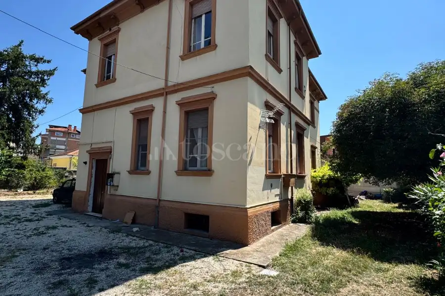 Villa in vendita di 413 mq trattativa riservata (rif. 94/2025)