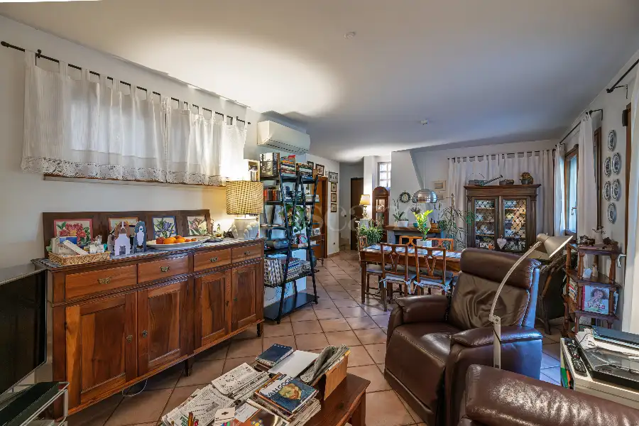 Villino a Schiera in vendita di 260 mq a €450.000 (rif. 28/2025)