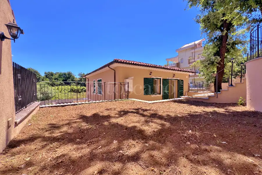 Casa Indipendente in vendita di 130 mq a €355.000 (rif. 12/2026)