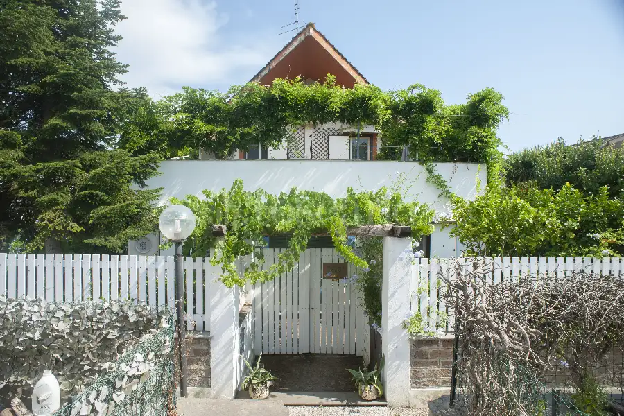 Villa Plurifamiliare in vendita di 250 mq a €319.000 (rif. 9/2026)