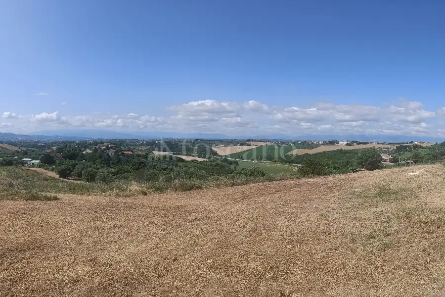 Agricolo in vendita di 12.000 mq a €89.500 (rif. 31/2025)