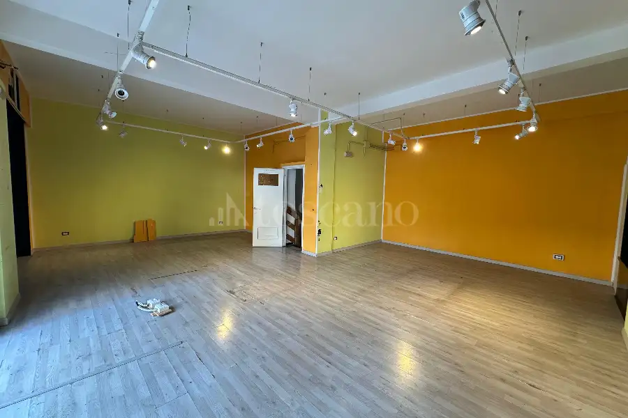 Negozio in affitto di 60 mq a €1.500 (rif. 11/2026)