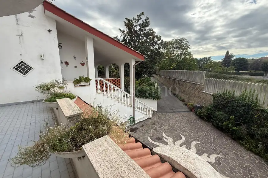 Villa Bifamiliare in vendita di 354 mq a €799.000 (rif. 13/2025)