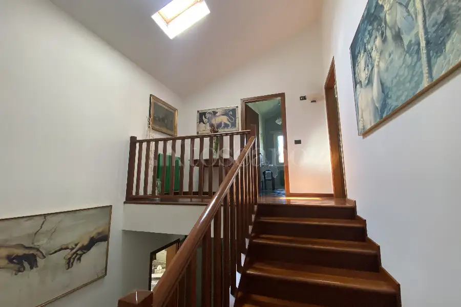 Villa in vendita di 309 mq a €420.000 (rif. 10/2026)