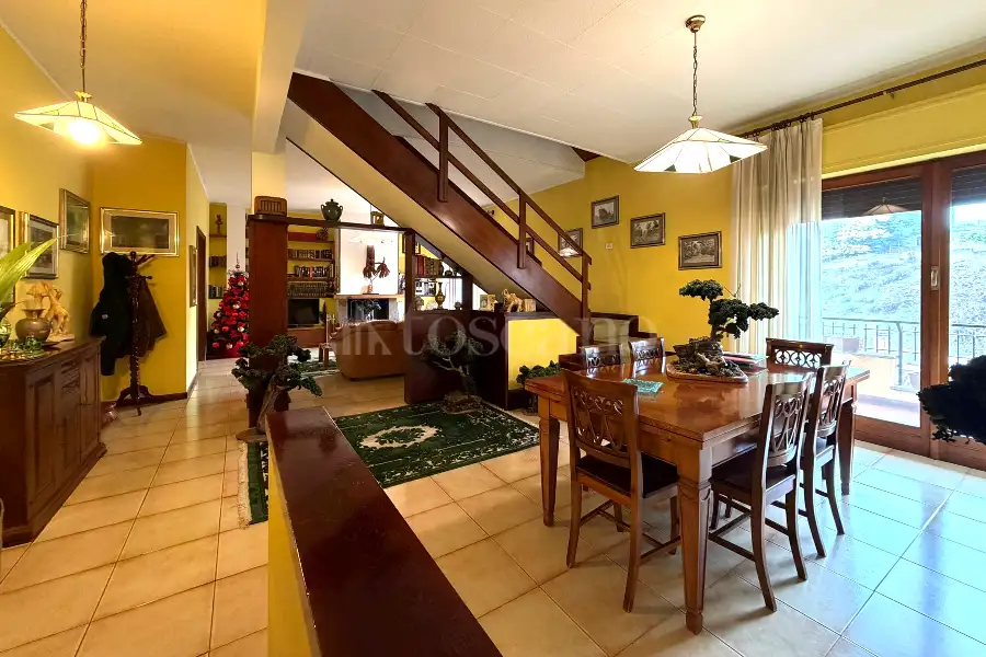 Attico in vendita di 220 mq a €370.000 (rif. 75/2025)