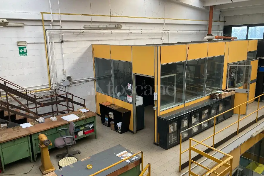 Capannone in vendita di 300 mq a €295,000 (rif. TS0203VE)