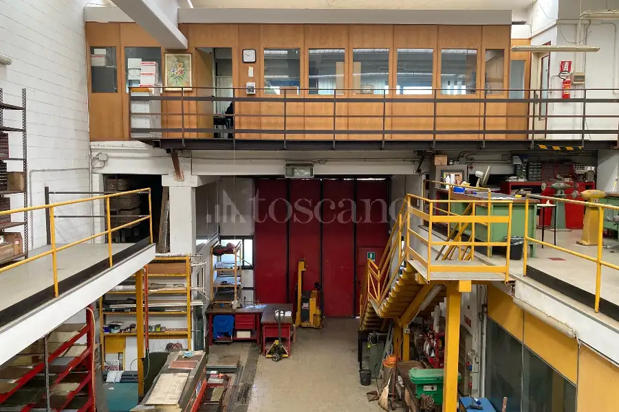 Capannone in vendita di 300 mq a €295,000 (rif. TS0203VE)
