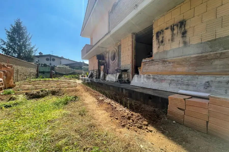 Villa in vendita di 320 mq a €299.000 (rif. 26/2025)