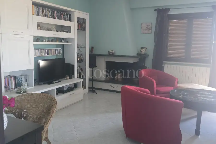 Villa Bifamiliare in vendita di 220 mq a €220.000 (rif. 63/2026)