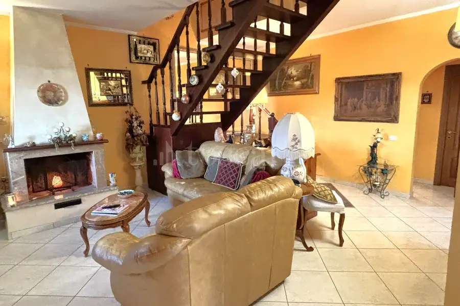 Villa in vendita di 200 mq a €495.000 (rif. 12/2026)