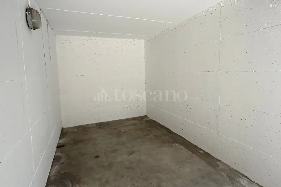 Box in vendita di 13 mq a €18.000 (rif. 12/2026)