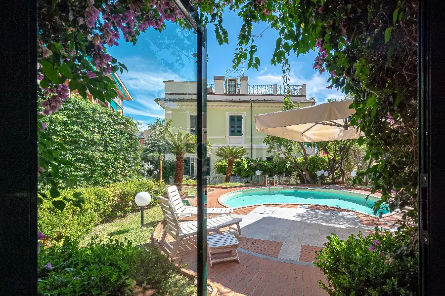 Villa in vendita di 496 mq a €3.950.000 (rif. 71/2026)