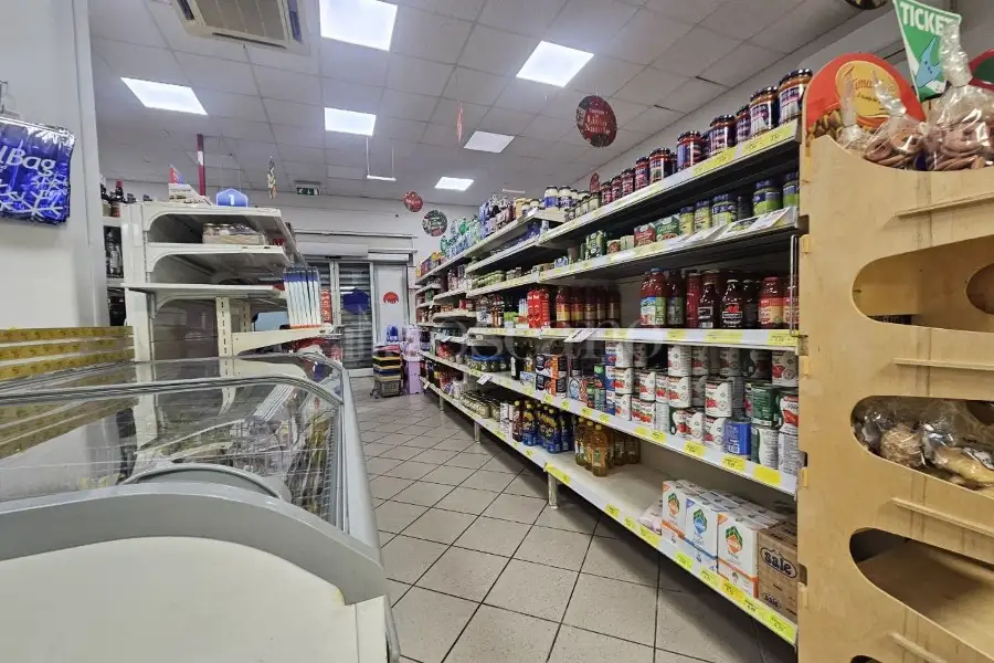 Attività Commerciale in vendita di 100 mq a €65.000 (rif. 86/2025)