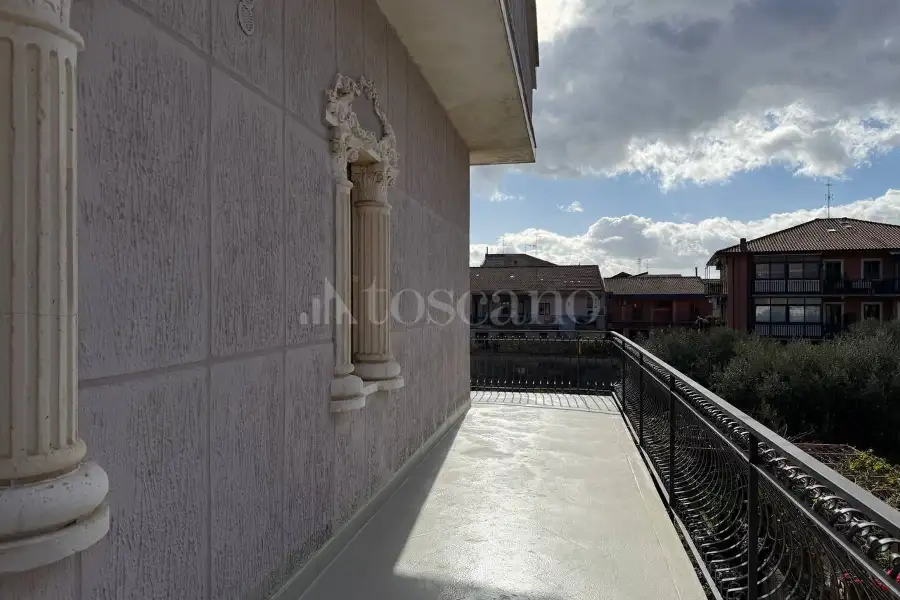 Palazzo in affitto di 500 mq a €5.800 (rif. 216/2025)