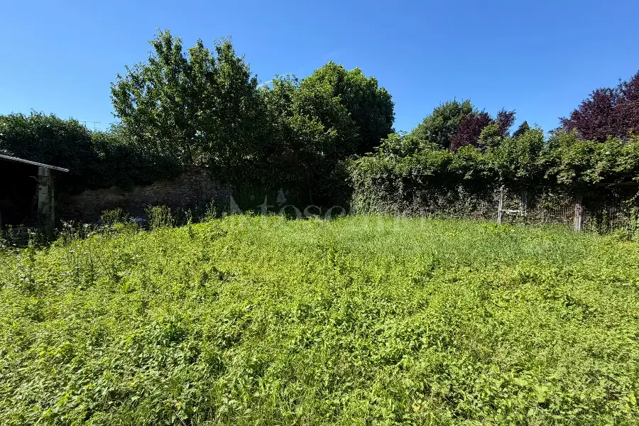 Casa Indipendente in vendita di 400 mq a €315.000 (rif. 41/2026)