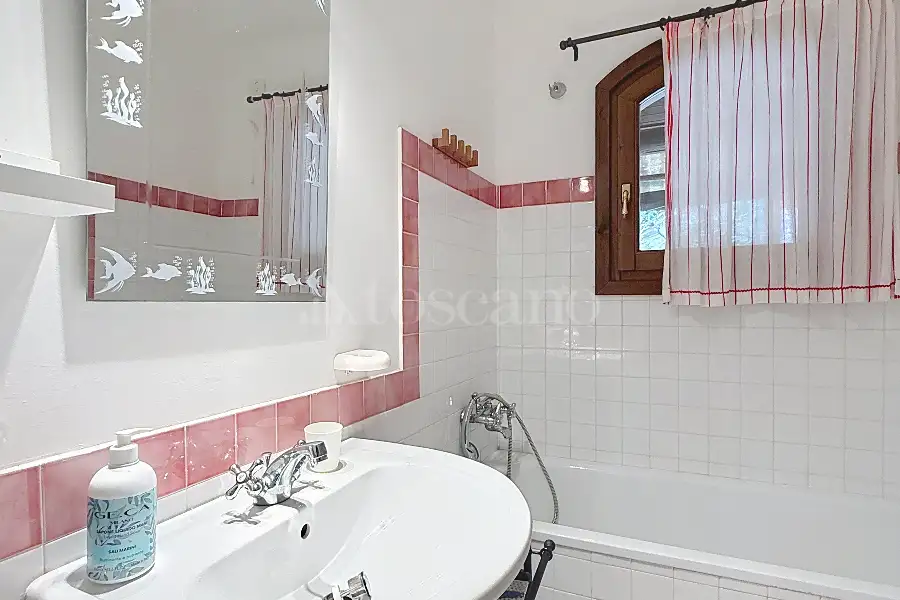Villa Bifamiliare in vendita di 100 mq a €250.000 (rif. 15/2026)