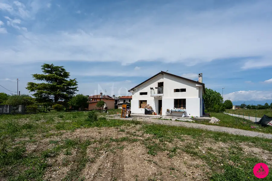Casa Indipendente in vendita di 145 mq a €299.000 (rif. 79/2026)
