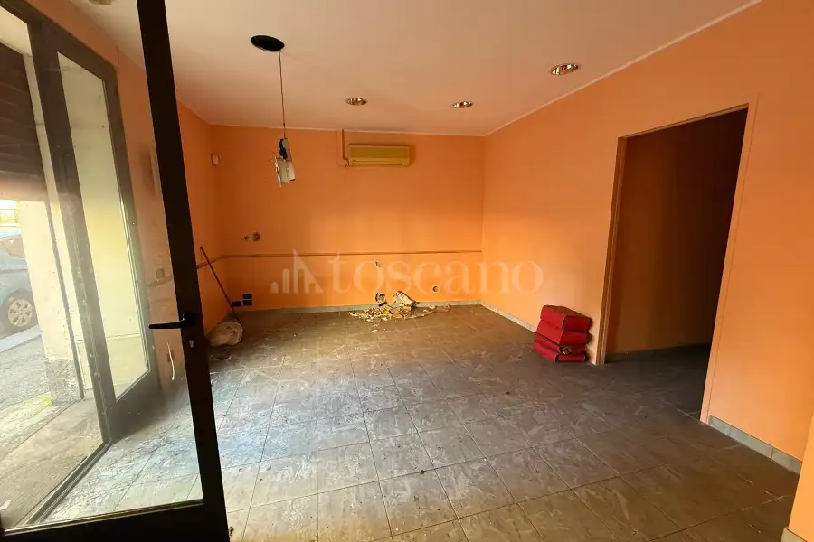 Negozio in vendita di 91 mq a €135.000 (rif. 77/2025)