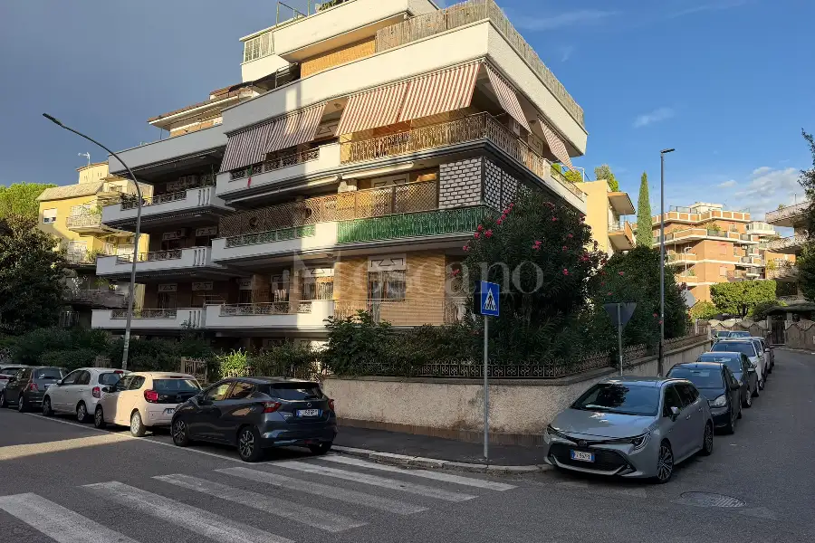 Ufficio in affitto di 90 mq a €1.700 (rif. 63/2026)