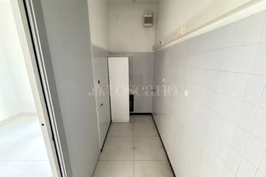Negozio in affitto di 100 mq a €1.600 (rif. 13/2026)
