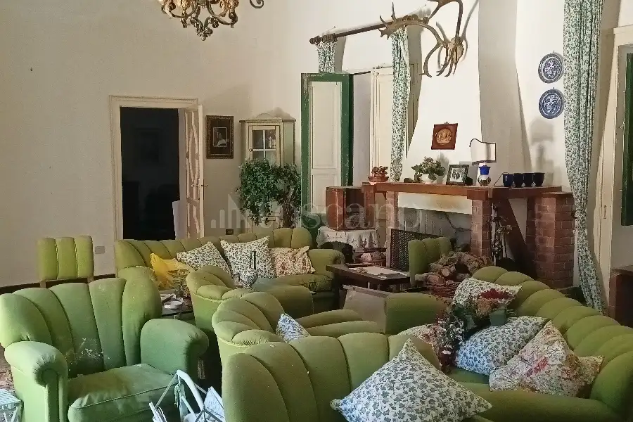 Casa in vendita di 480 mq a €450.000 (rif. 37/2026)