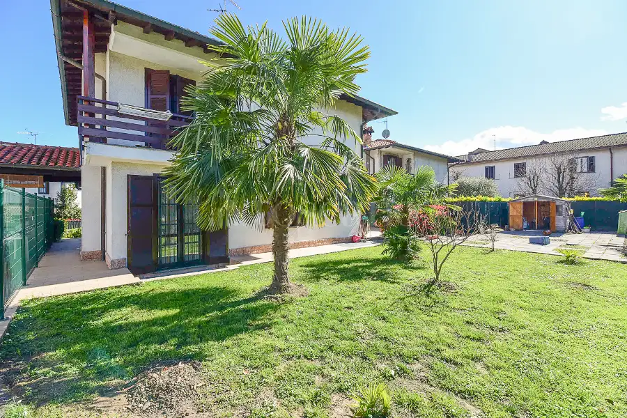 Villa in vendita di 300 mq a €390.000 (rif. 4/2026)