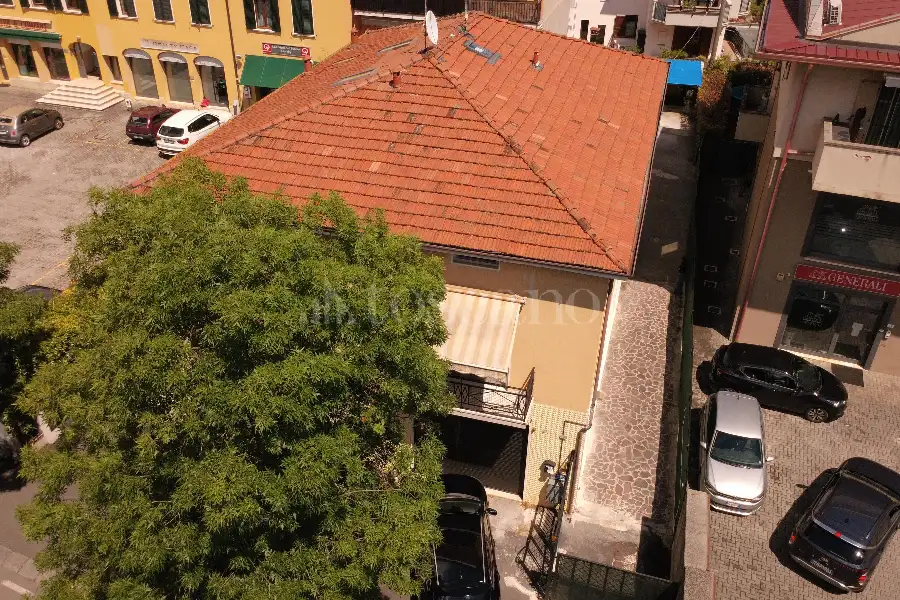 Casa Indipendente in vendita di 330 mq a €495.000 (rif. 6/2026)