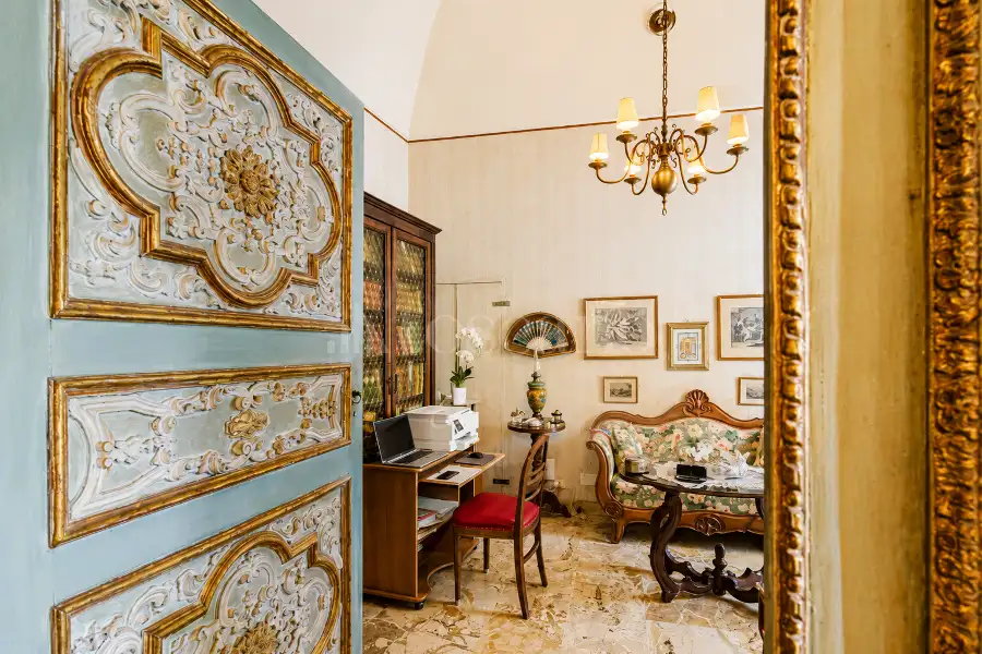 Casale in vendita di 1.000 mq a €1.150.000 (rif. 5/2026)