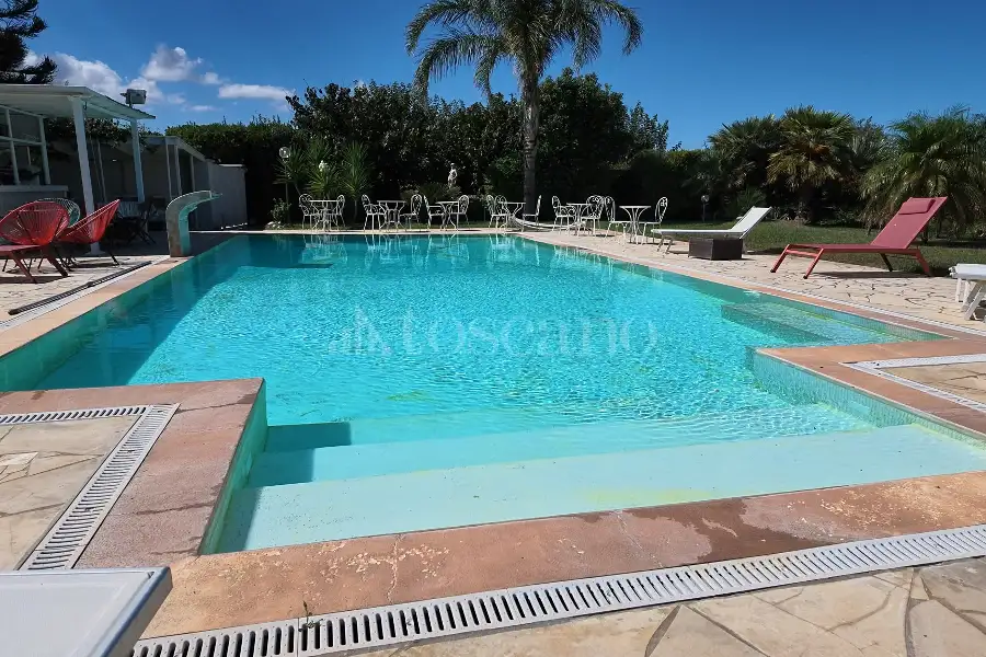 Casa Indipendente in vendita di 250 mq a €879.000 (rif. 203/2026)