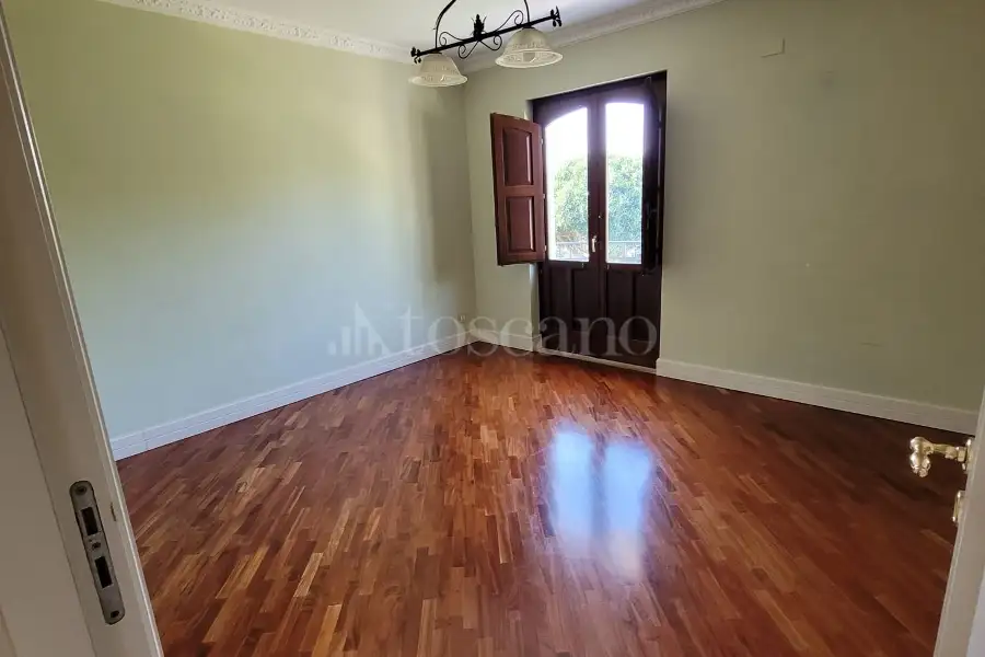 Villa Bifamiliare in vendita di 265 mq a €550.000 (rif. 215/2025)