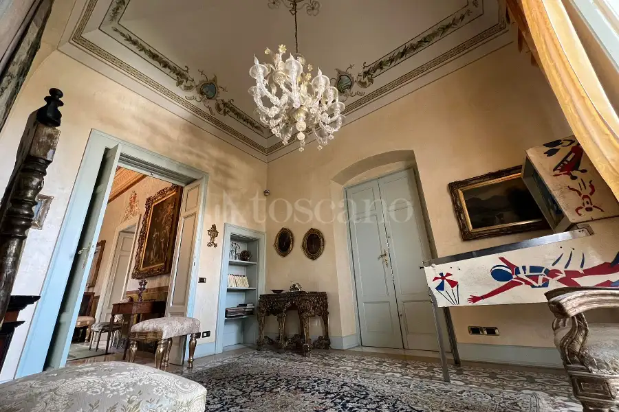 Villa in vendita di 603 mq a €1.770.000 (rif. 21/2023)