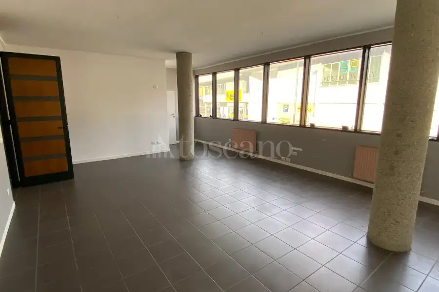 Ufficio in affitto di 115 mq a €1.400 (rif. 35/2026)