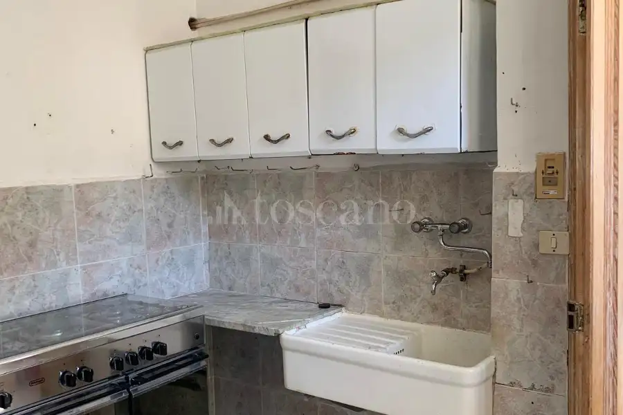 Palazzo in vendita di 160 mq a €40.000 (rif. 3/2026)