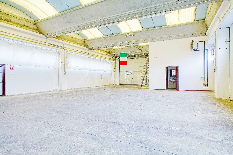 Capannone in vendita di 560 mq a €780.000 (rif. 46/2026)