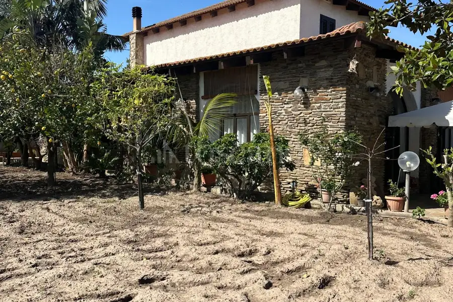 Villa in vendita di 300 mq a €290.000 (rif. 50/2025)