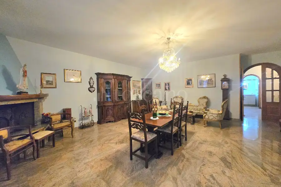 Villa in vendita di 550 mq a €970.000 (rif. 10/2026)