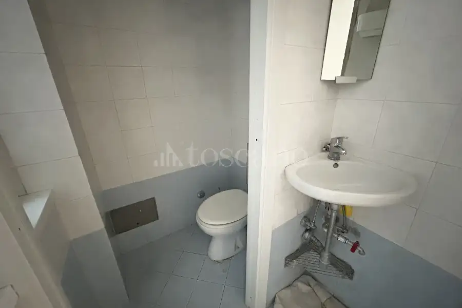 Negozio in affitto di 30 mq a €1.000 (rif. 12/2026)