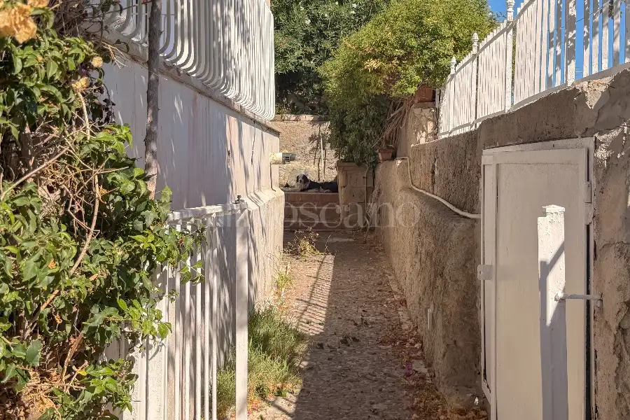 Casa in vendita di 210 mq a €990.000 (rif. 50/2026)