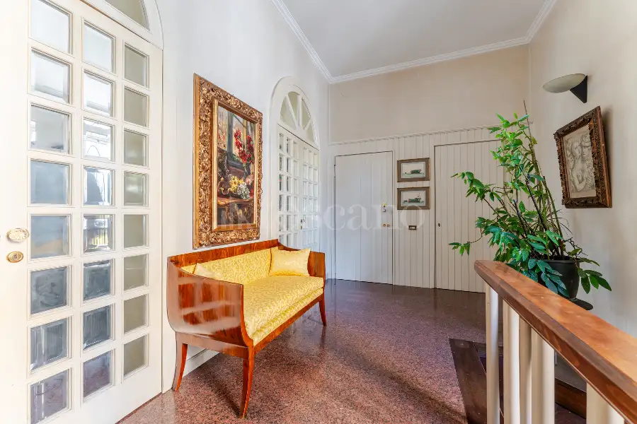 Casa in vendita di 360 mq trattativa riservata (rif. 44/2026)