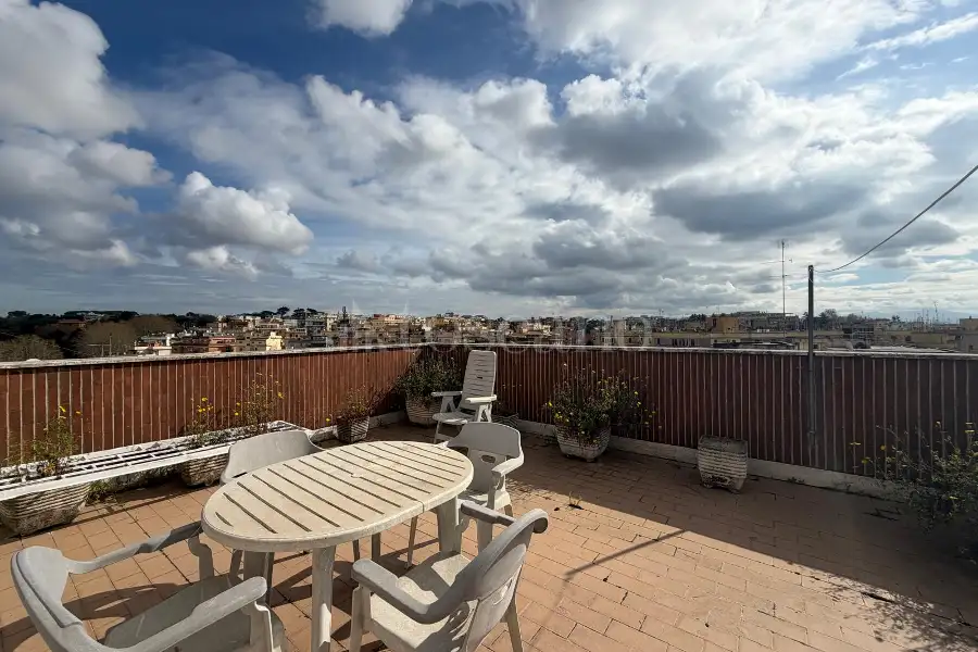 Superattico in vendita di 60 mq a €325.000 (rif. 9/2026)