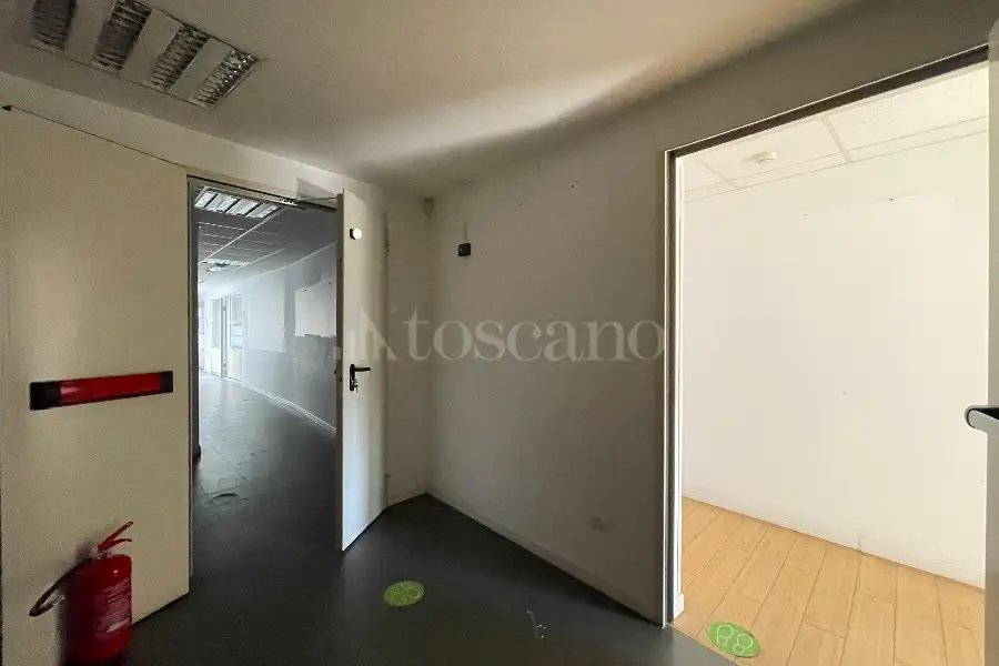 Ufficio in affitto di 497 mq a €9.800 (rif. 81/2023)