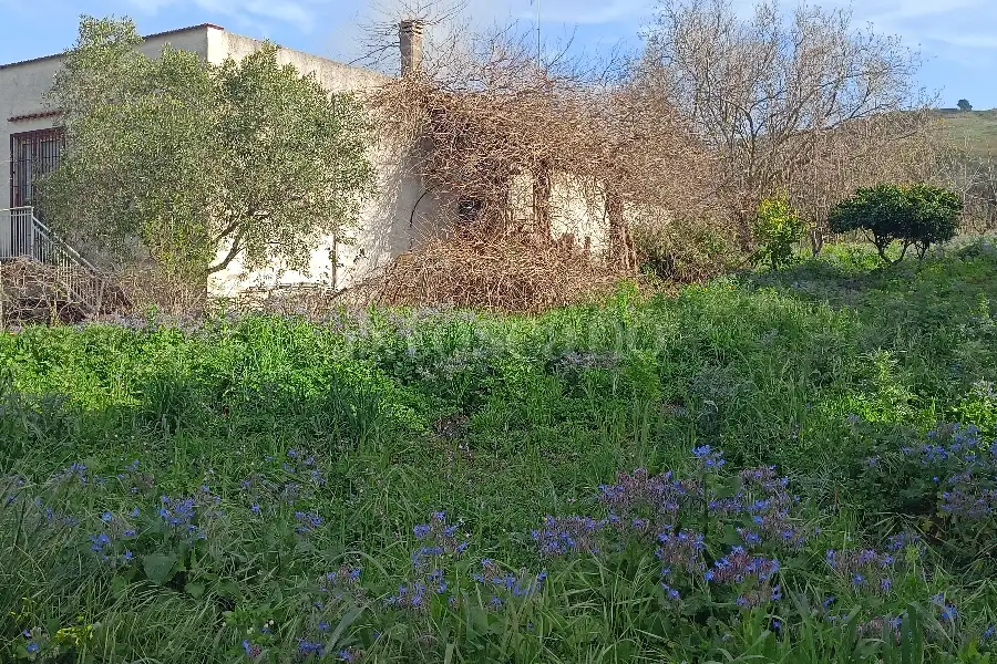Casa Indipendente in vendita di 205 mq a €65.000 (rif. 12/2026)
