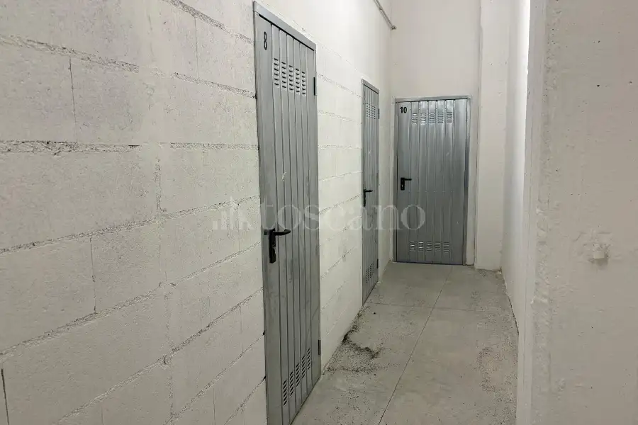 Box in vendita di 20 mq a €38.000 (rif. 8/2026)