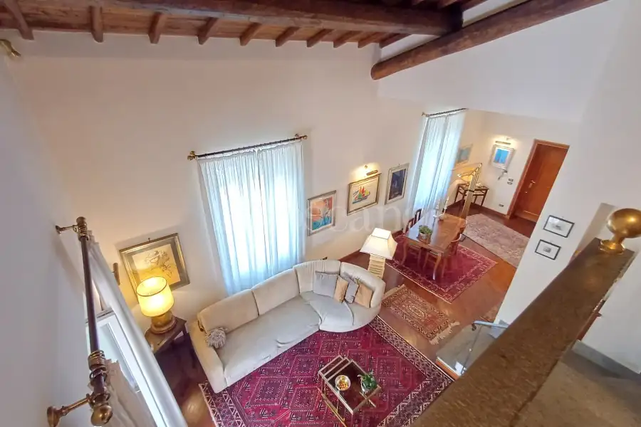 Casale in vendita di 560 mq a €1.250.000 (rif. 3/2026)