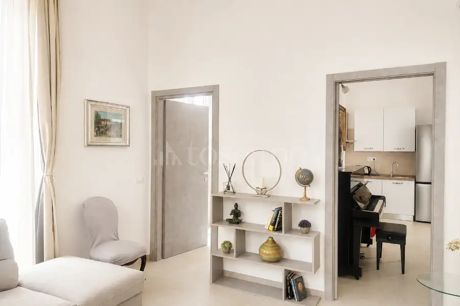 Palazzo in vendita di 210 mq a €950.000 (rif. 36/2026)