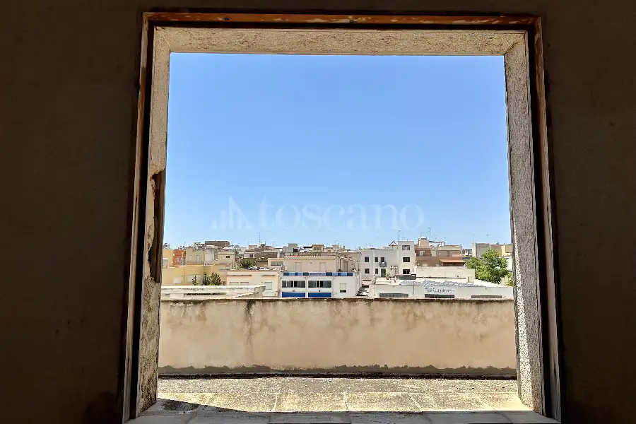 Casale in vendita di 1.300 mq a €1.350.000 (rif. 49/2026)