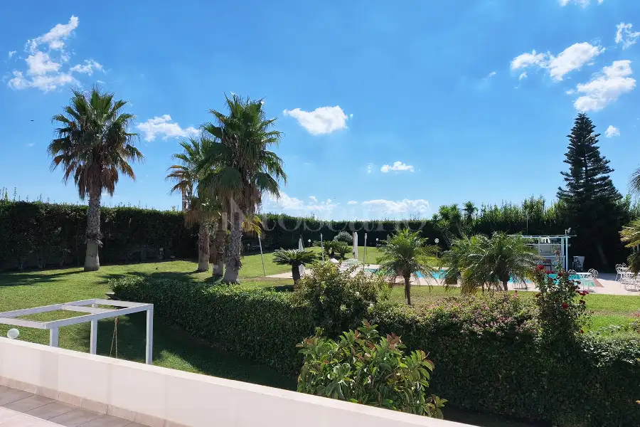 Casa Indipendente in vendita di 250 mq a €879.000 (rif. 203/2026)